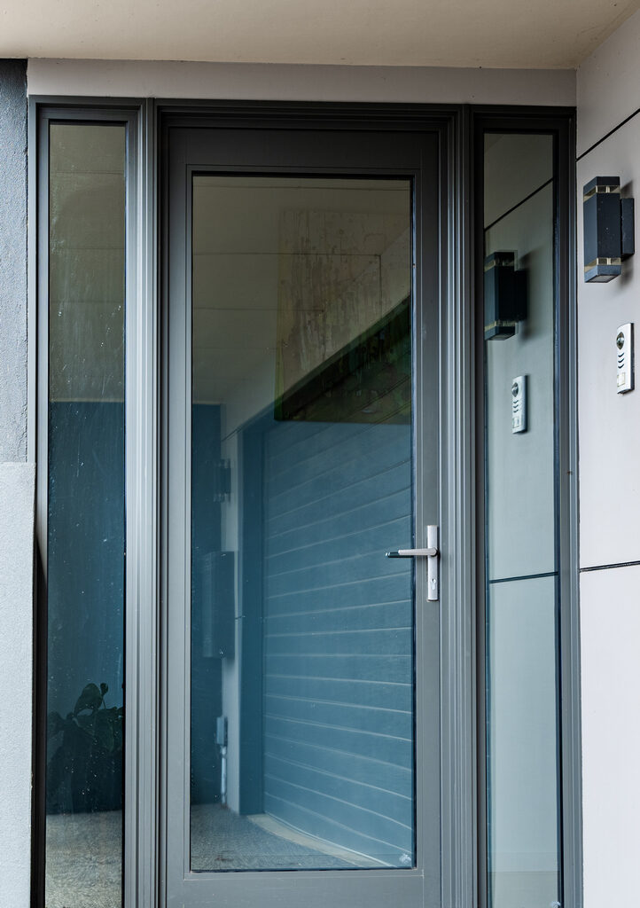 Beach-entry-security-rylock-panorama-highlight-window-WERS-energy-doubleglazed-rating-modern